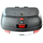 Univerzalni moto kofer 46 litara srebrni - za 2 kacige s bravom