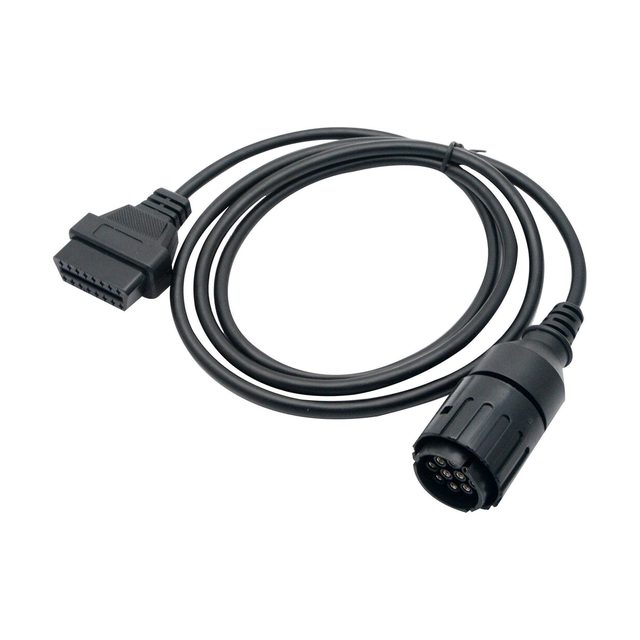 Smotani crni adapterski kabel za motocikle BMW, s okruglim 10-pinskim priključkom na jednom kraju i 16-pinskim OBD2 priključkom na drugom